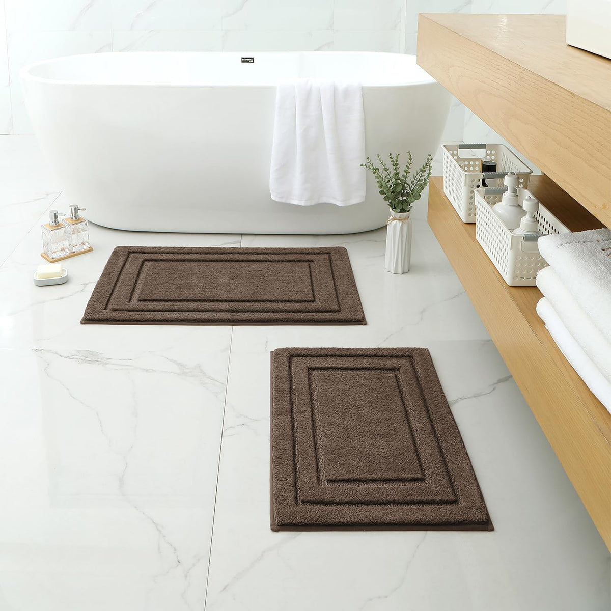 HOMEIDEAS gift-ready bath rug set ideal for housewarmings and holidays.