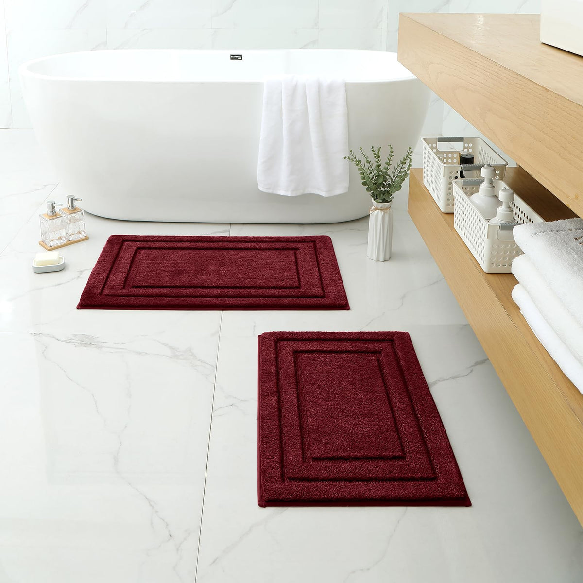 HOMEIDEAS gift-worthy bath rug set ideal for housewarmings and holidays.