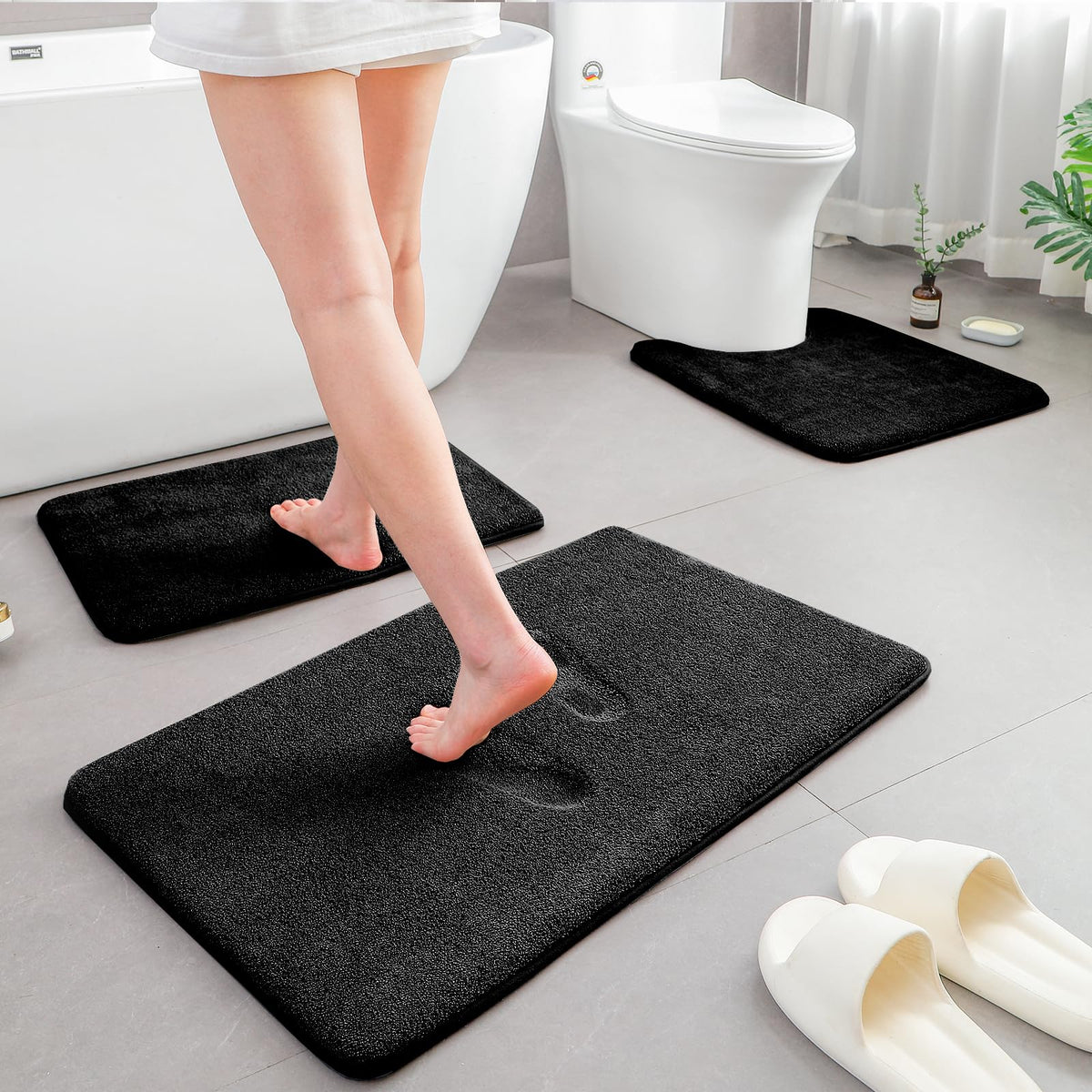 HOMEIDEAS non-slip backing close-up showing secure floor grip.