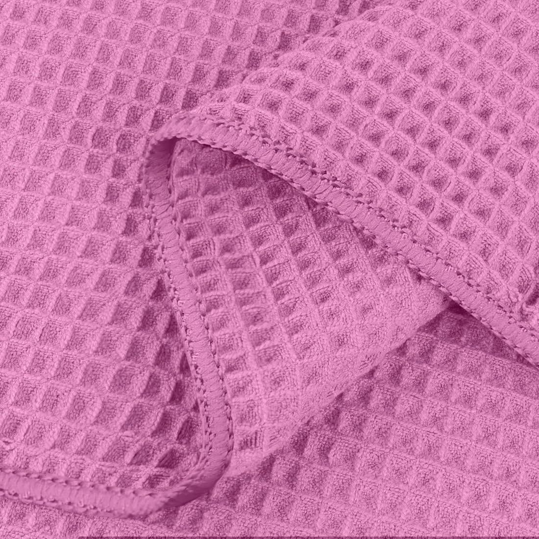 HOMEXCEL waffle-texture close-up highlighting breathable fabric and quick-dry feel after bath.