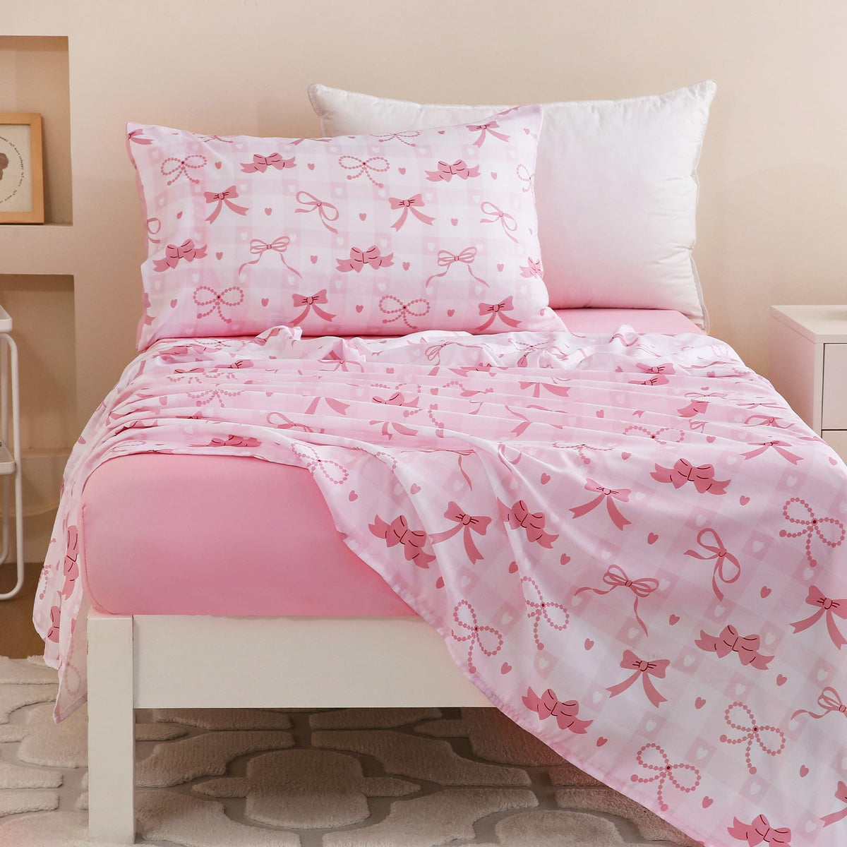 Homilay twin bed linen set includes comforter, fitted sheet, flat sheet, and pillowcase.