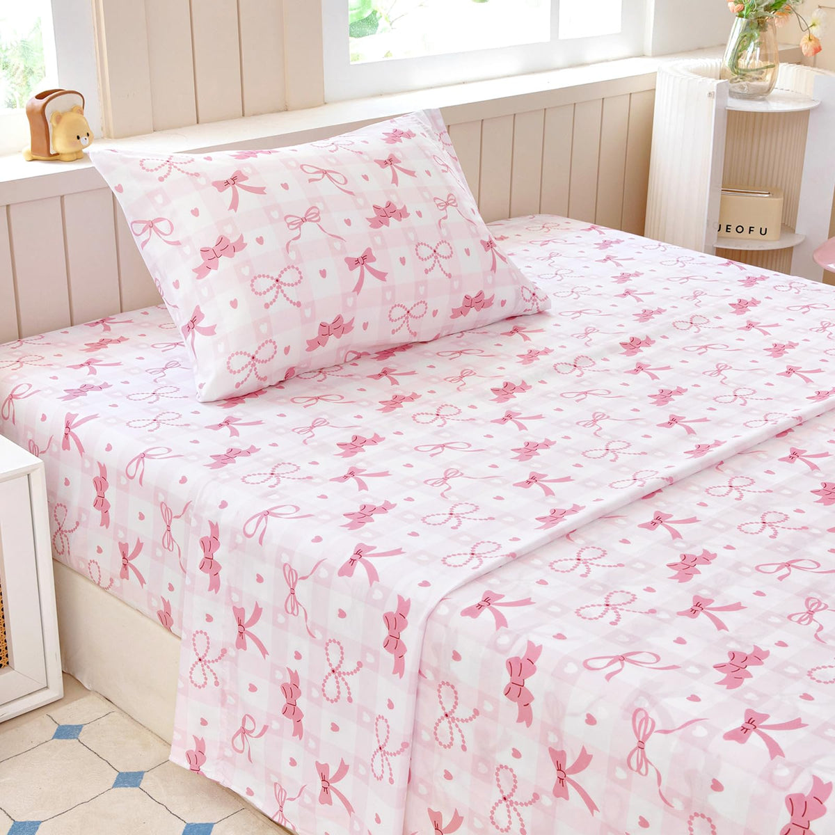 Homilay twin sheet set for kids with pink check flat sheet provides cozy bedtime comfort.