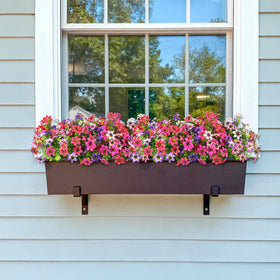 Homsunny outdoor daisy bundle arrangement on walkway suggests easy styling ideas.