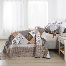 HoneiLife quilt fabric close-up reveals soft microfiber feel.