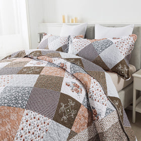HoneiLife quilt stitching highlights double-stitched quilting for even fill.