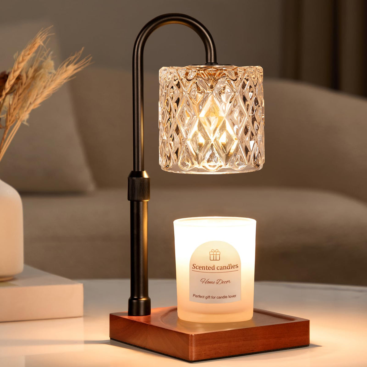 Hong-in candle warmer lamp with amber glass base for cozy vintage ambiance.