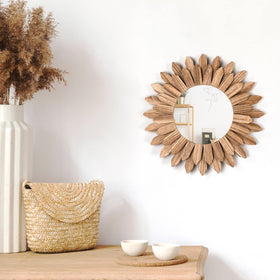 Honiway decorative mirror makes a thoughtful housewarming gift option.
