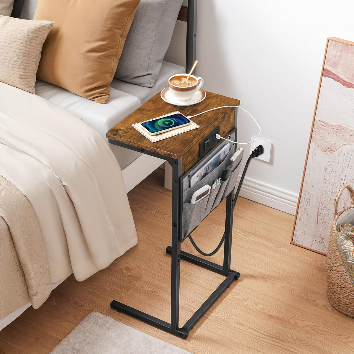 HOOBRO industrial-style end table blends function with style.