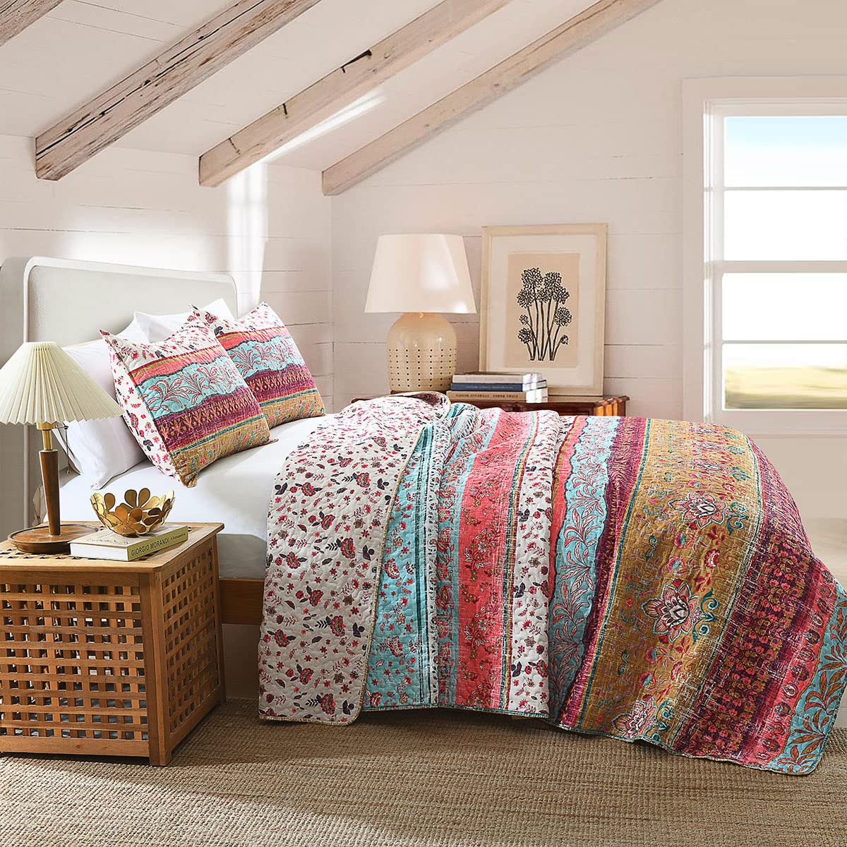 HORIMOTE HOME all-season comfort image emphasizes breathable, skin-friendly fabric for restful nights