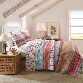 HORIMOTE HOME all-season comfort image emphasizes breathable, skin-friendly fabric for restful nights