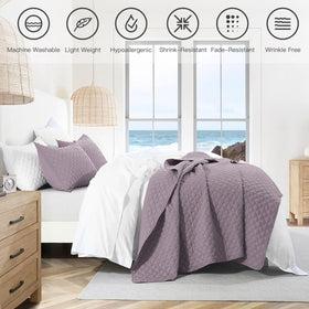 HORIMOTE HOME cloud-pattern stitching adds modern texture to bedroom