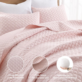 Horimote Home cloud-pattern quilt top view for modern styling