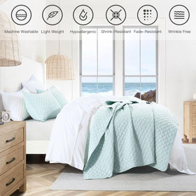 HORIMOTE HOME cloud-pattern quilt enhances modern bedroom style