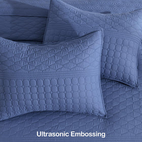 HORIMOTE HOME easy-care fabric is machine washable and quick to dry.