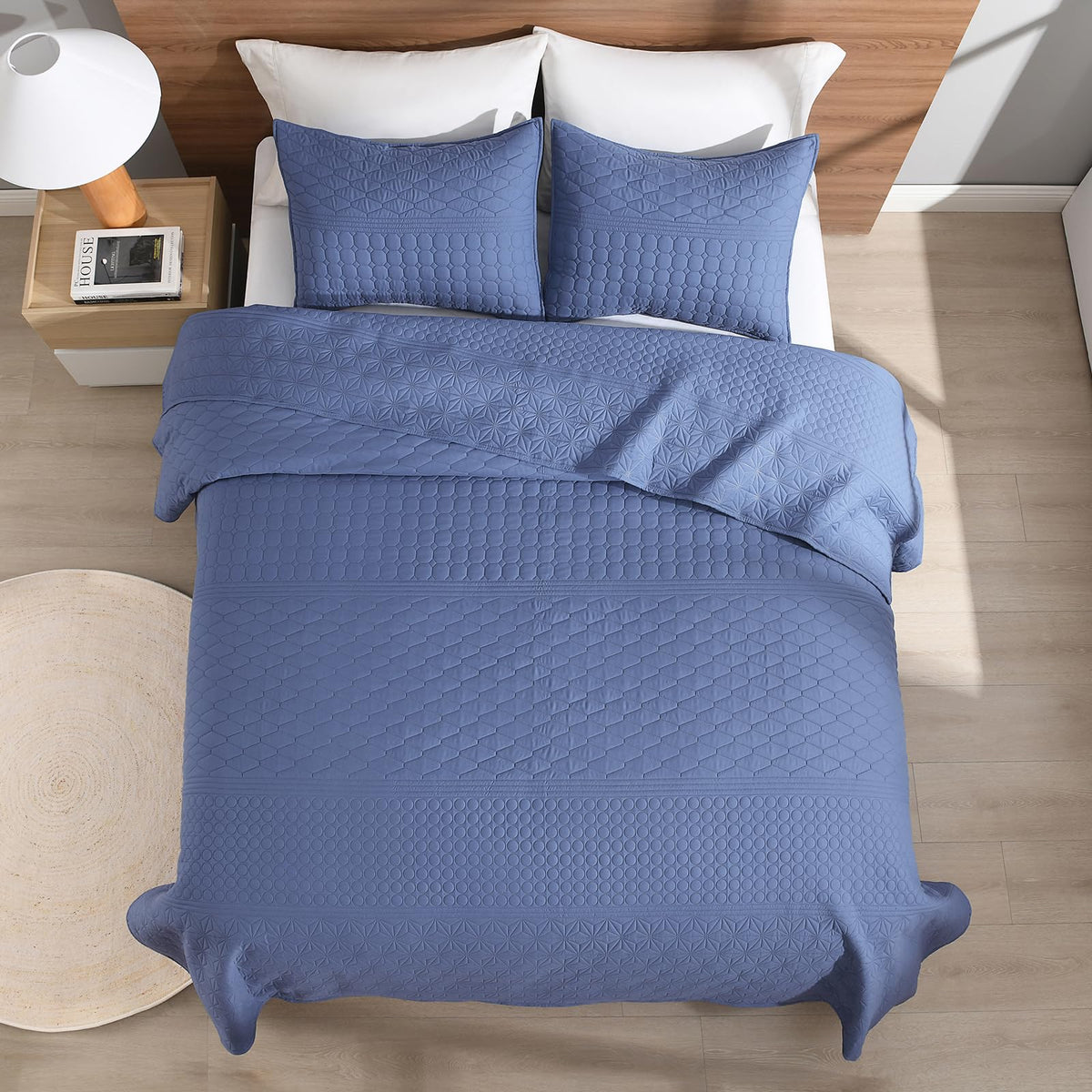HORIMOTE HOME lightweight design suits all seasons as a standalone coverlet.