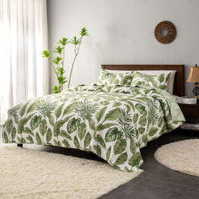 Horimote Home palm leaves print quilt adds tropical style and lightweight warmth