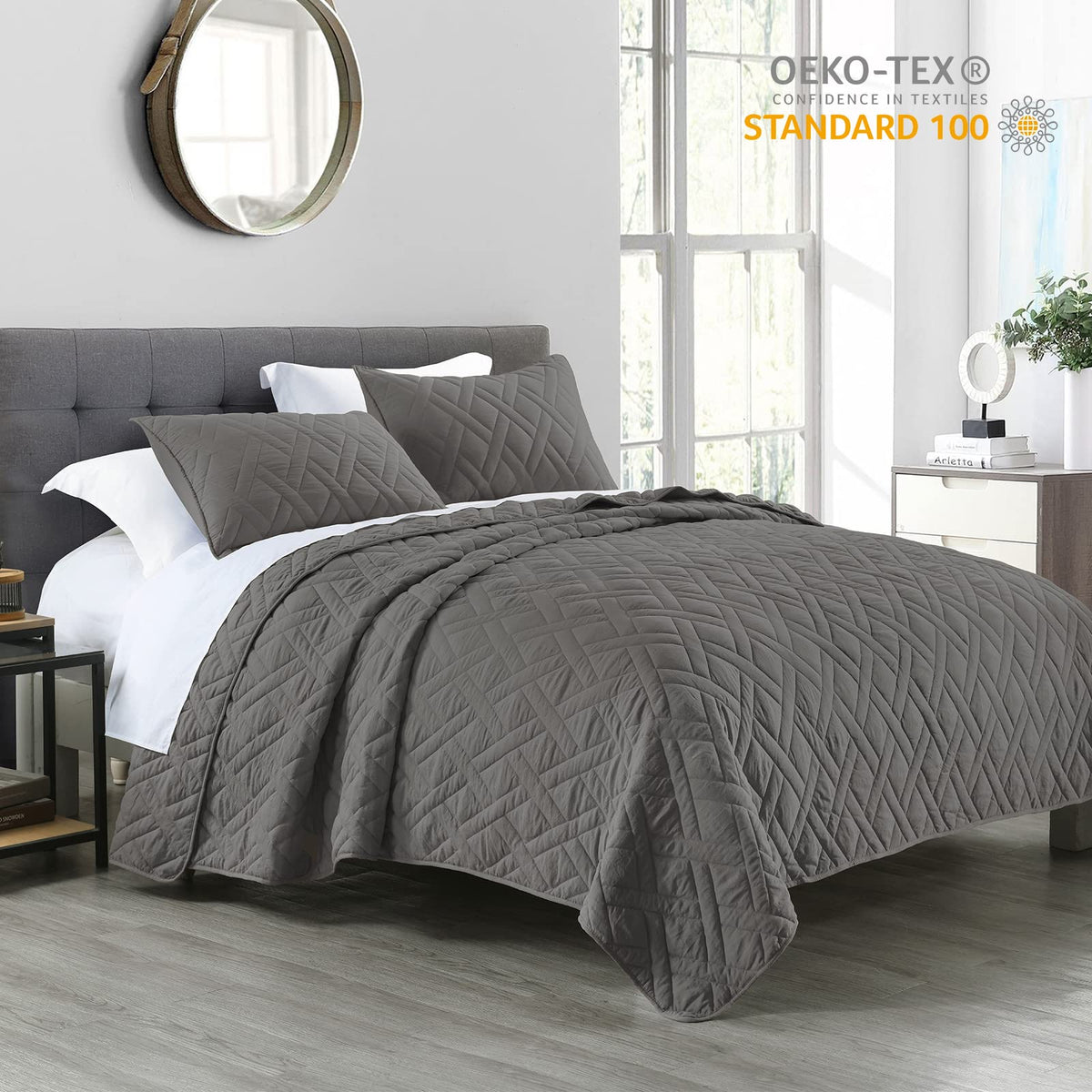 HORIMOTE HOME diamond-pattern quilt closeup showing soft microfiber texture.