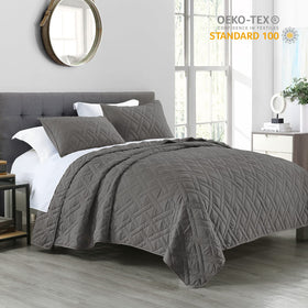 HORIMOTE HOME diamond-pattern quilt closeup showing soft microfiber texture.