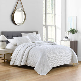 HORIMOTE HOME microfiber close-up shows soft, durable fabric for everyday comfort.
