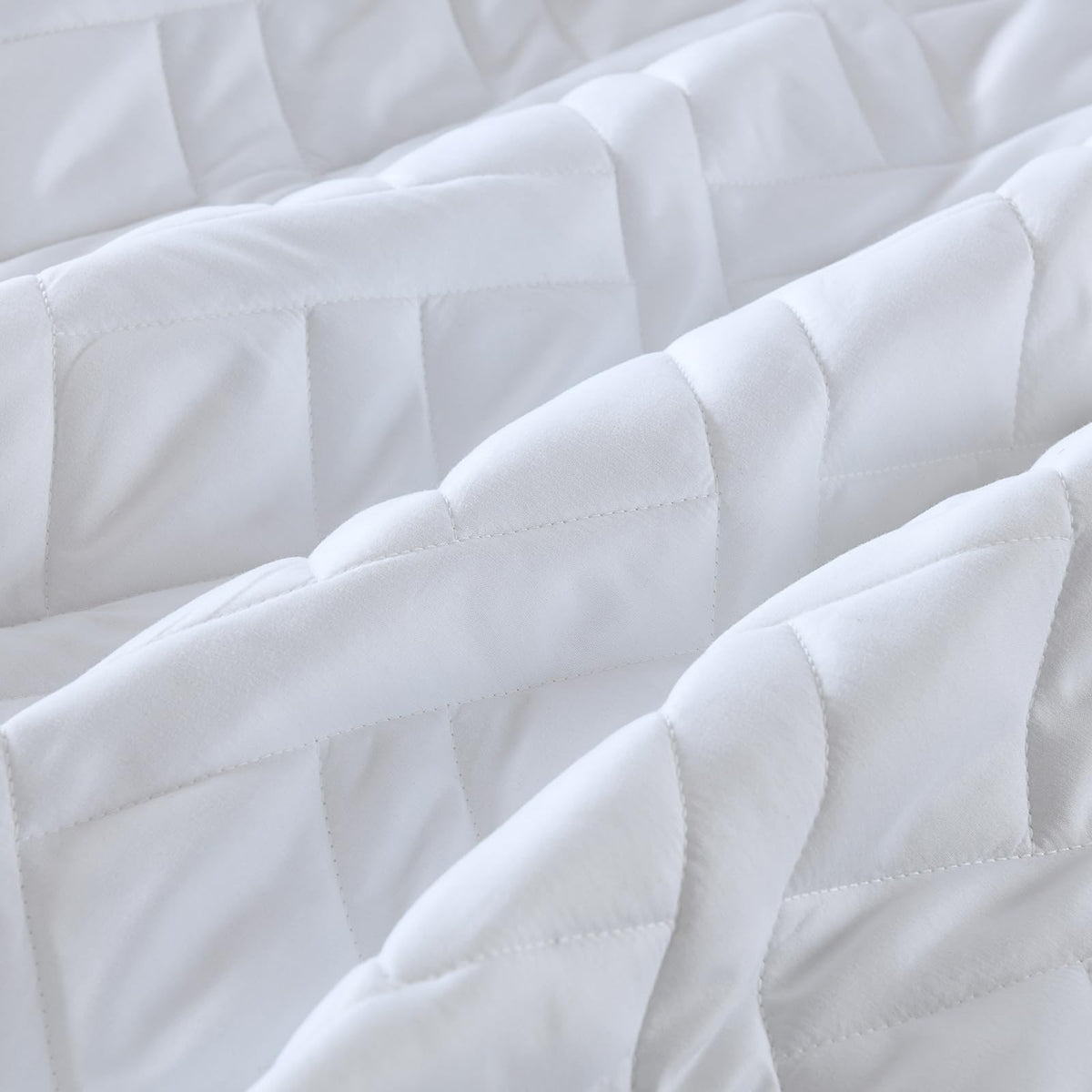 HORIMOTE HOME queen quilt with two shams for complete bed styling.