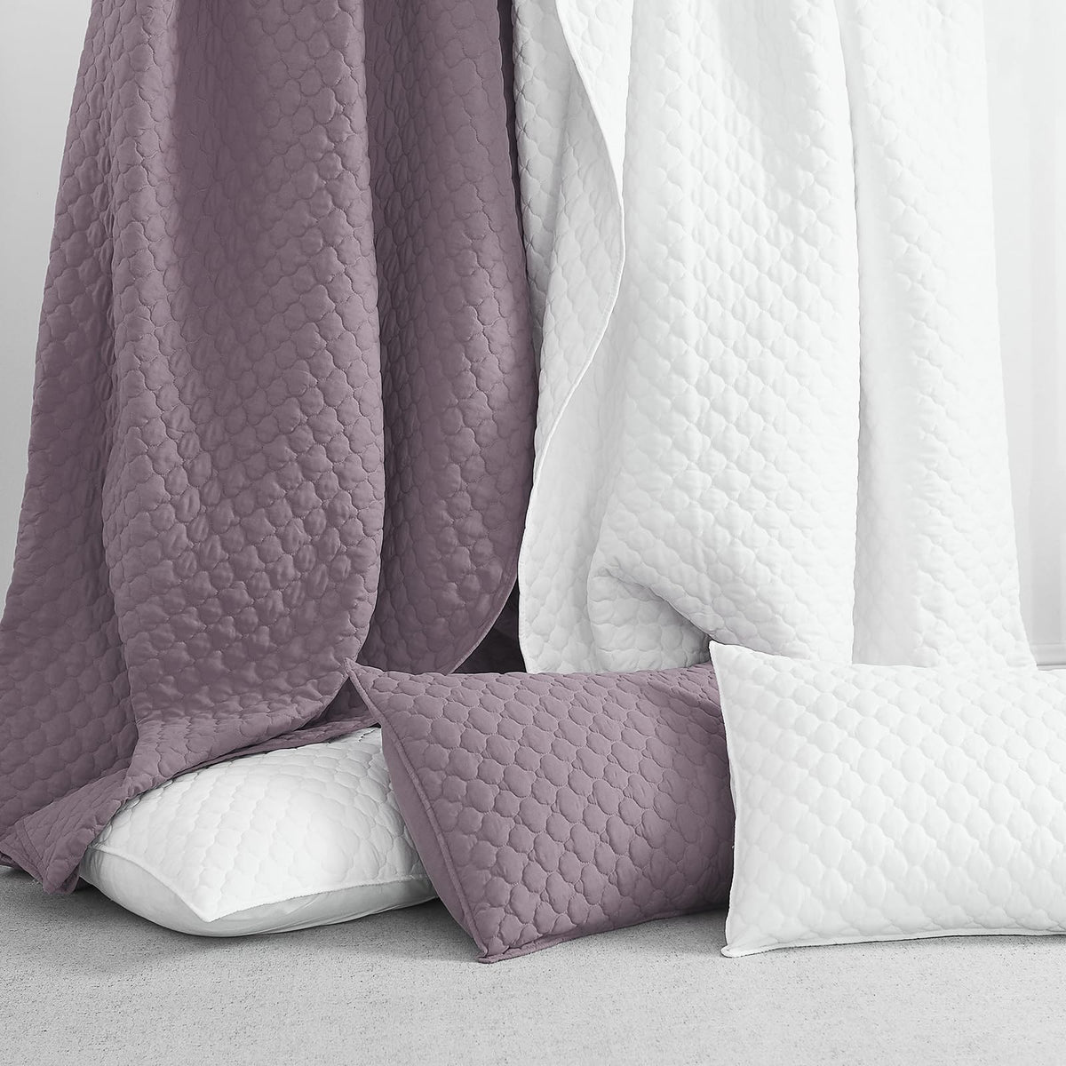 HORIMOTE HOME reversible quilt offering two looks in one compact set