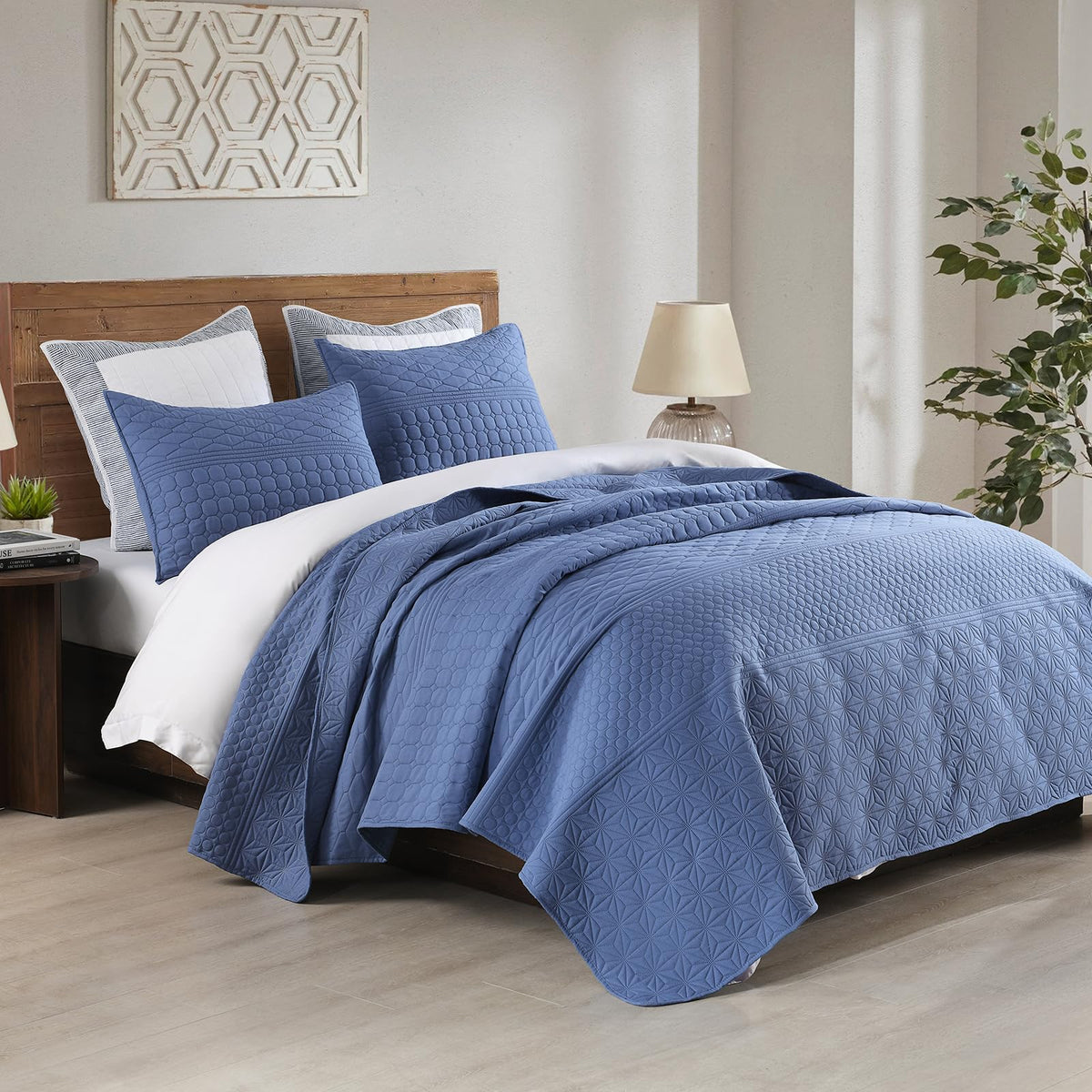 HORIMOTE HOME soft microfiber texture delivers breathable comfort for restful nights.