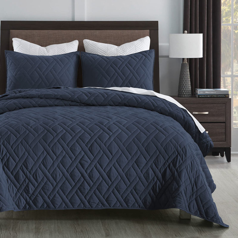 HORIMOTE HOME quilt set in navy with diamond pattern for all-season comfort