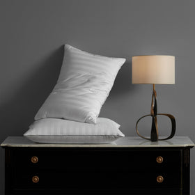 Hotel Grand hypoallergenic process reduces particles for fresh, clean sleep.