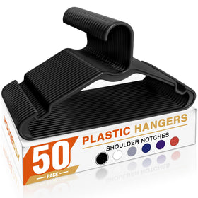 HOUSE DAY black plastic hanger with 50-pack for compact closet organization.