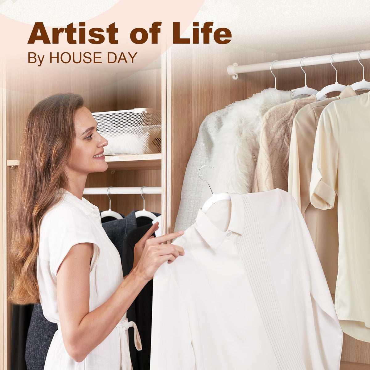 House Day anti-slip design keeps garments securely in place.