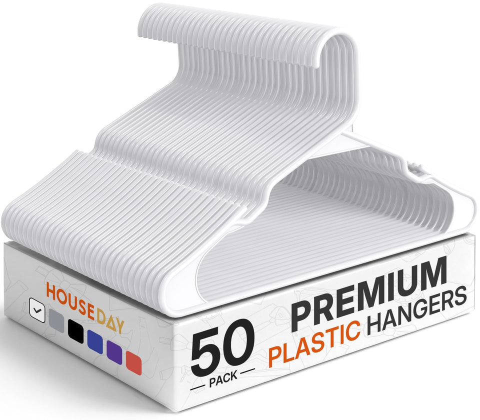 HOUSE DAY plastic hangers in white, 50-pack, ideal for space-saving closet organization.