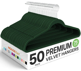 HOUSE DAY premium velvet hangers in emerald green with non-slip design.