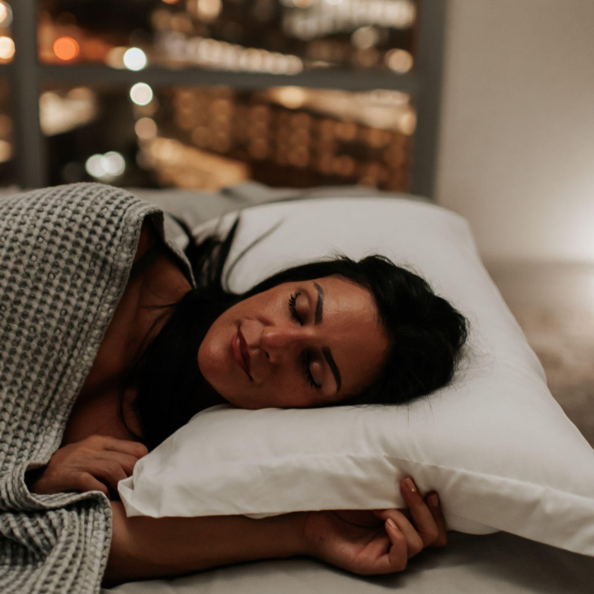 Houseify Tuck Me In Pillow bedroom scene shows versatile setup for any bed