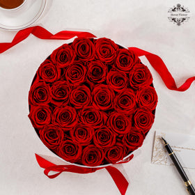 Hover Flower 27 Forever Roses box interior reveals the 27-rose arrangement.