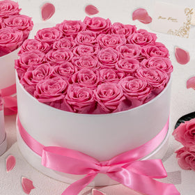 Hover Flower 27 Forever Roses white box front view, elegant gift-ready presentation.