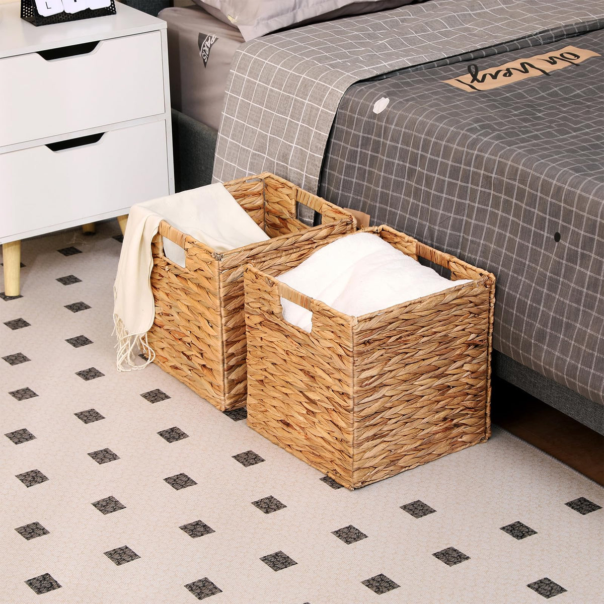 HOYCYA6 magazine and toy storage for living rooms