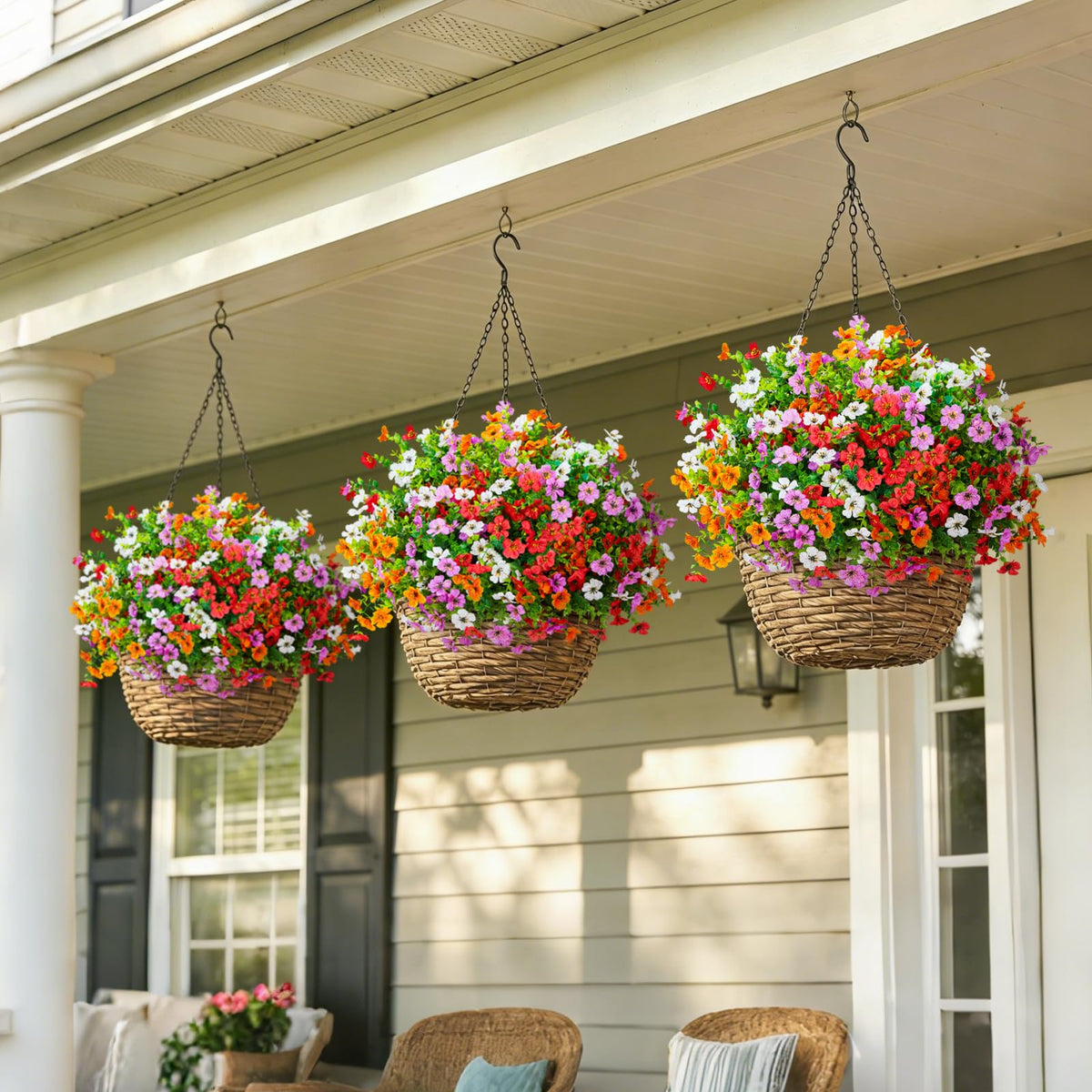 Hrobek 12-bunch pack provides abundant options for larger displays.
