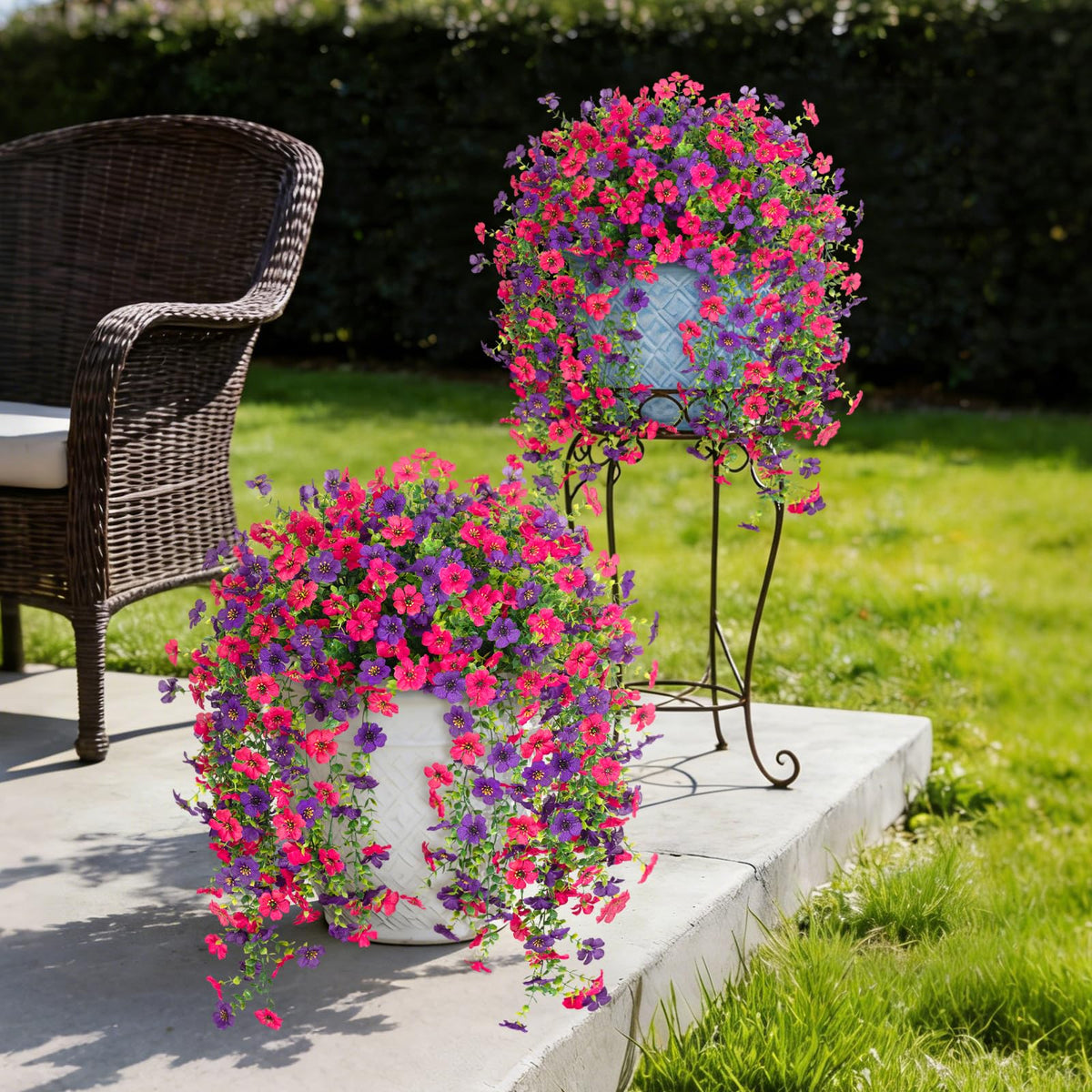 Hrobek UV-resistant silk flowers in sunlight demonstrate vibrant, fade-free appearance.