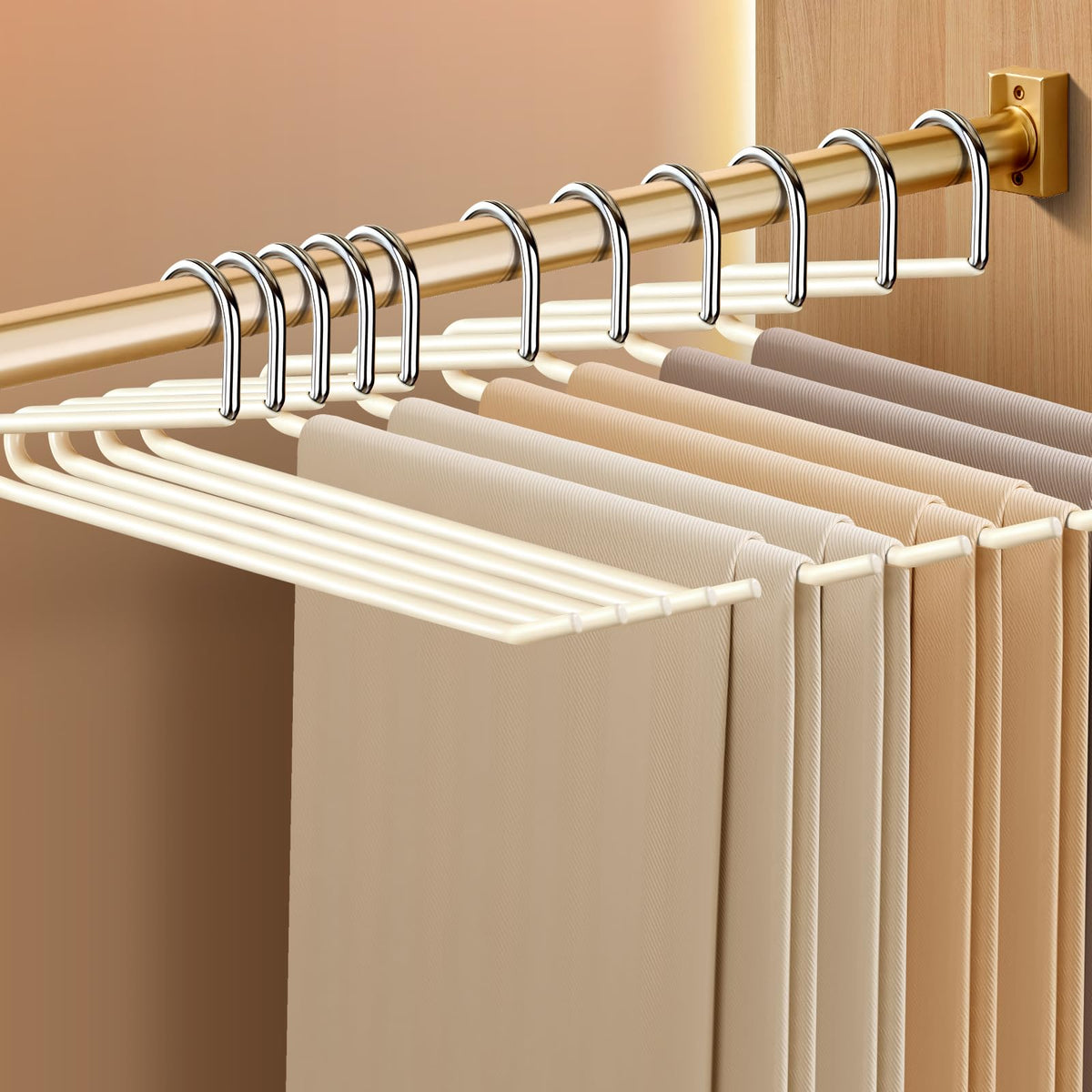 HUADYMEET open-ended metal pant hanger showing secure grip for trousers