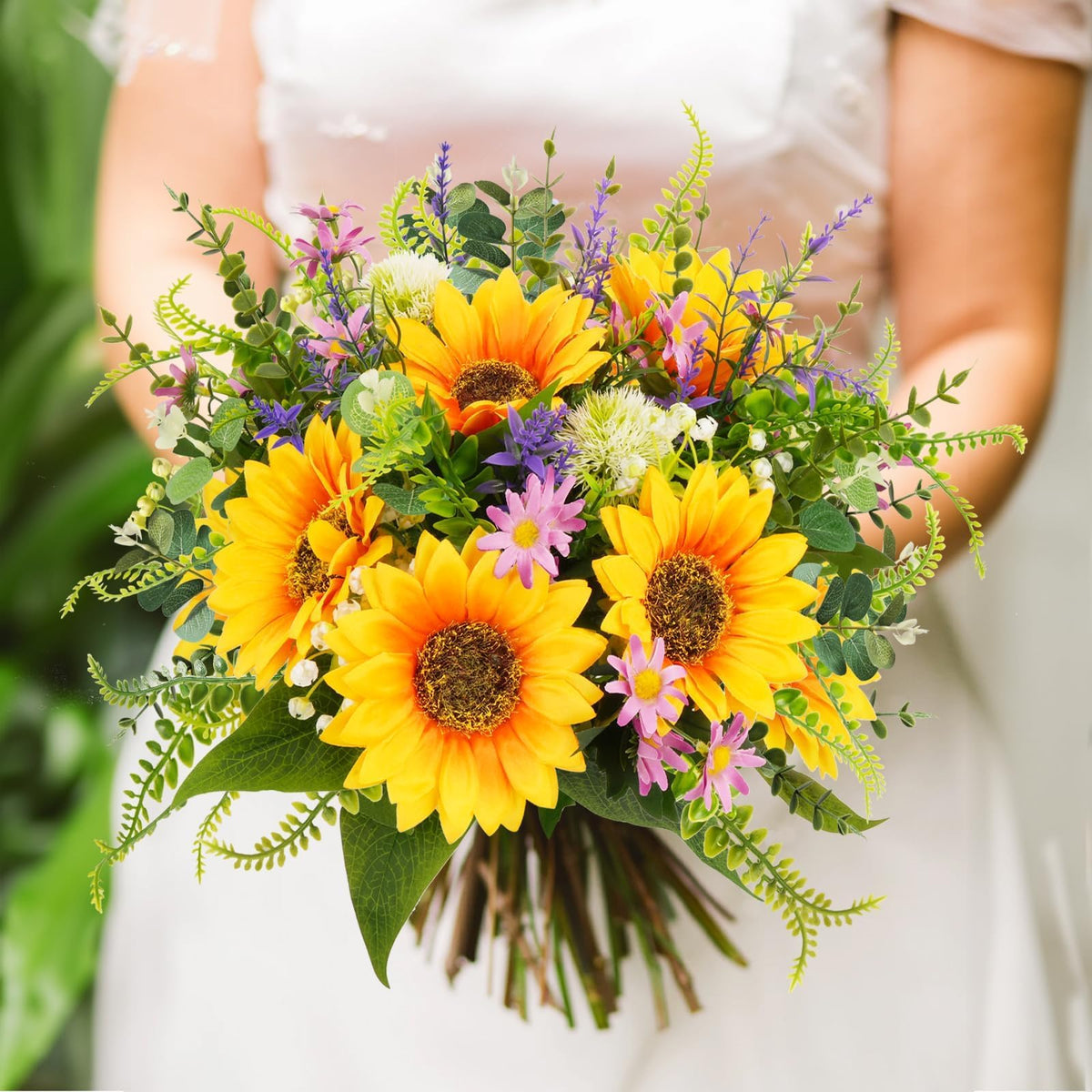 HUAESIN artificial bouquet with eucalyptus greenery for natural contrast