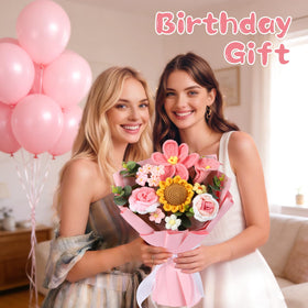 HUAHUA Crocheted Bouquet pink roses close-up with detailed petals