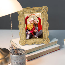 Close-up of natural materials in HUAXIN CRAFT H wicker frame