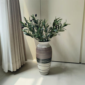 HUBUISH large floor vase measures 32 cm, perfect as a focal point.