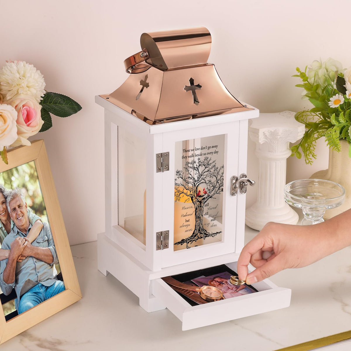 HugMemories flameless candle lantern offers lasting, smokeless ambiance.