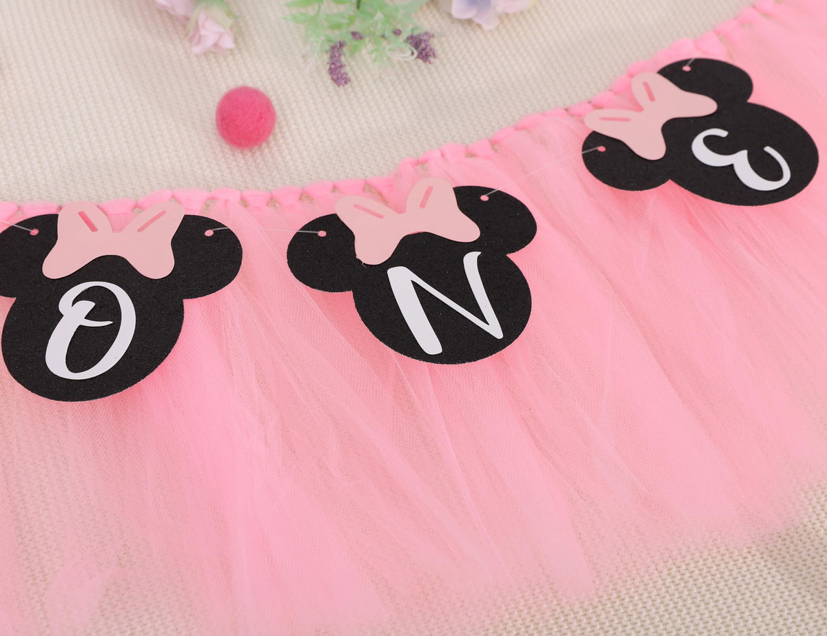 HUHJRUAR pink banner as a photo prop for family moments