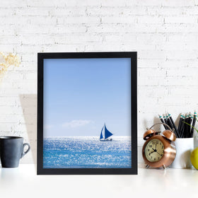 HUKONHEP Wall-mount hooks allow horizontal or vertical framing.