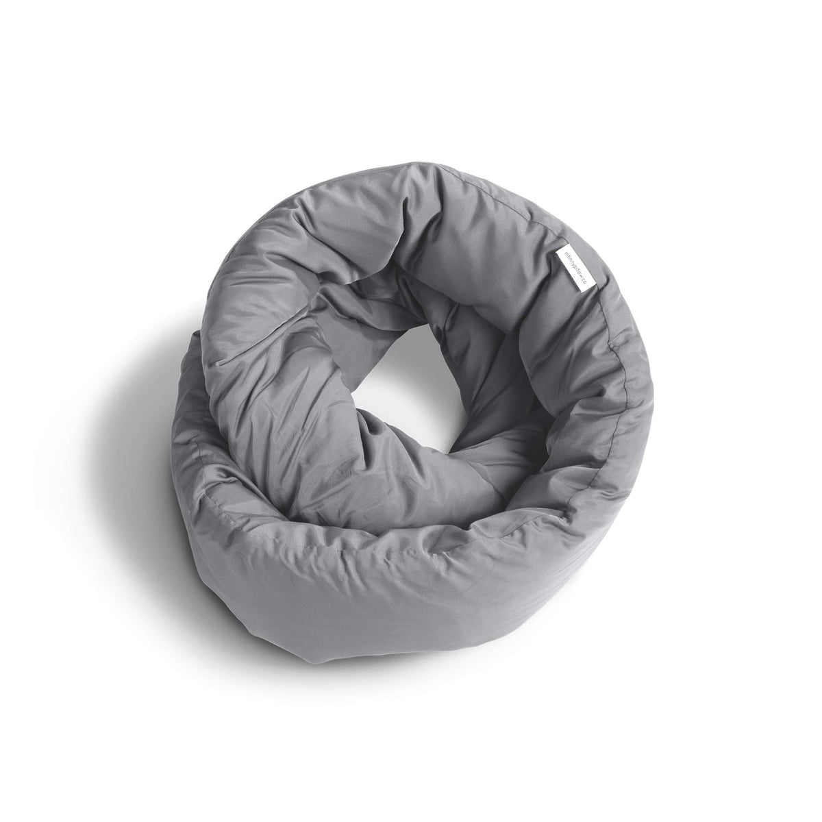Huzi Infinity Pillow offers 360° neck support for all resting positions.