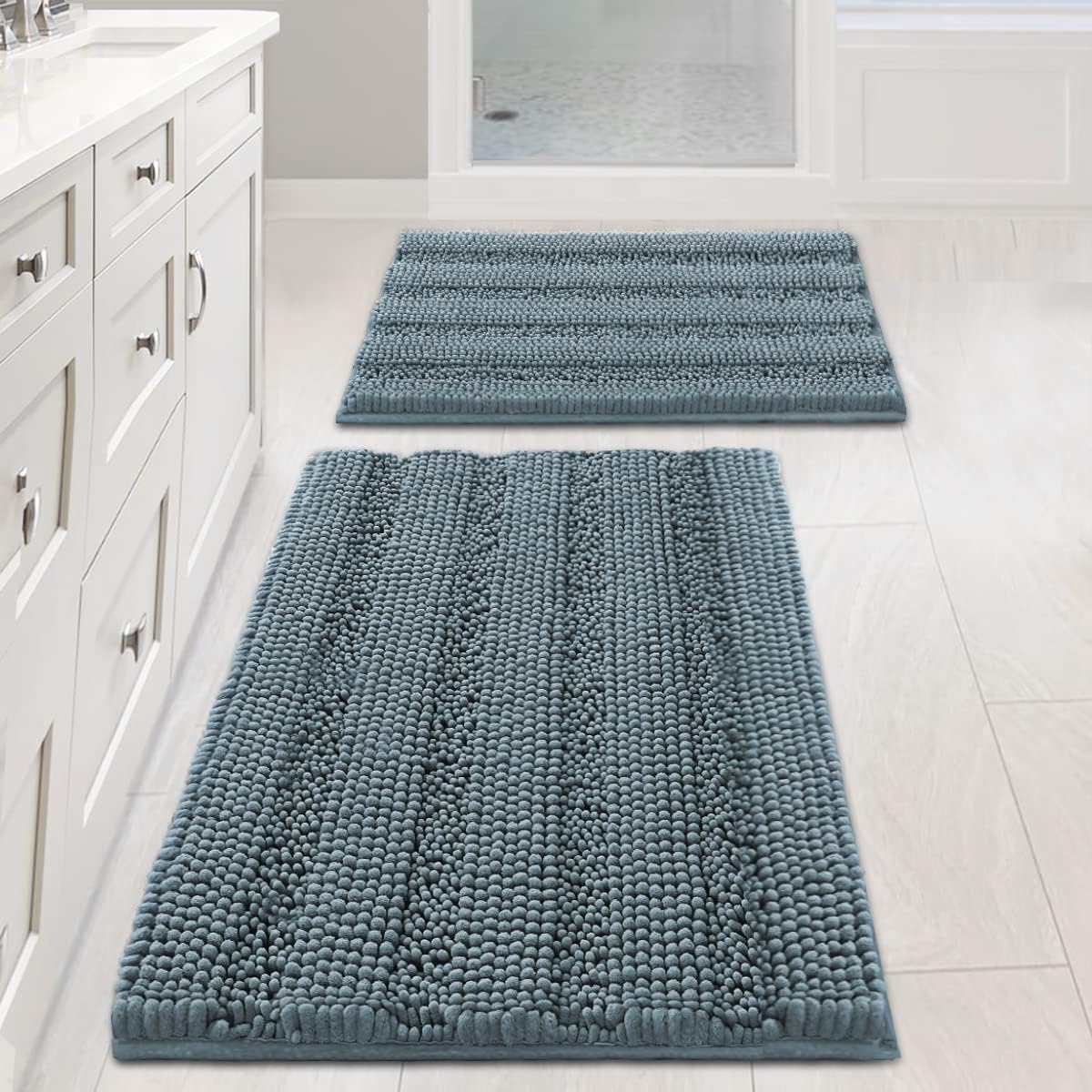 H.VERSAILTEX two-piece non-slip bath rug set enhances safety and foot comfort