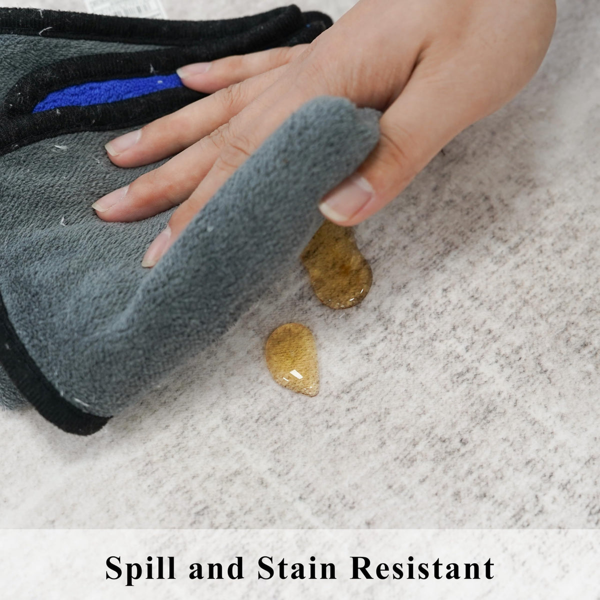 HY HAO YUN LAI machine-washable rug simplifies cleaning with cold-water cycles.