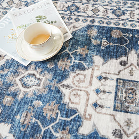 HY HAO YUN LAI machine-washable rug simplifies stain cleanup